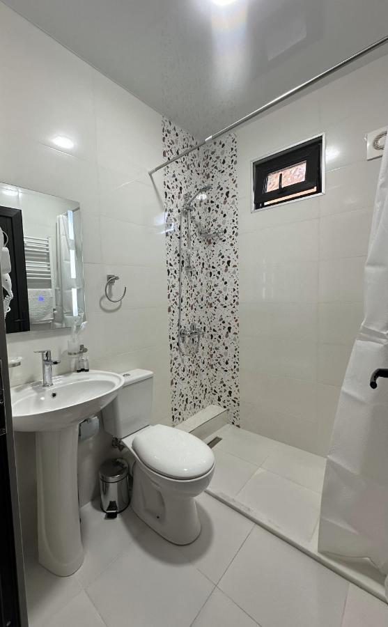 Bina N28 Hotel Kutaisi Exterior photo